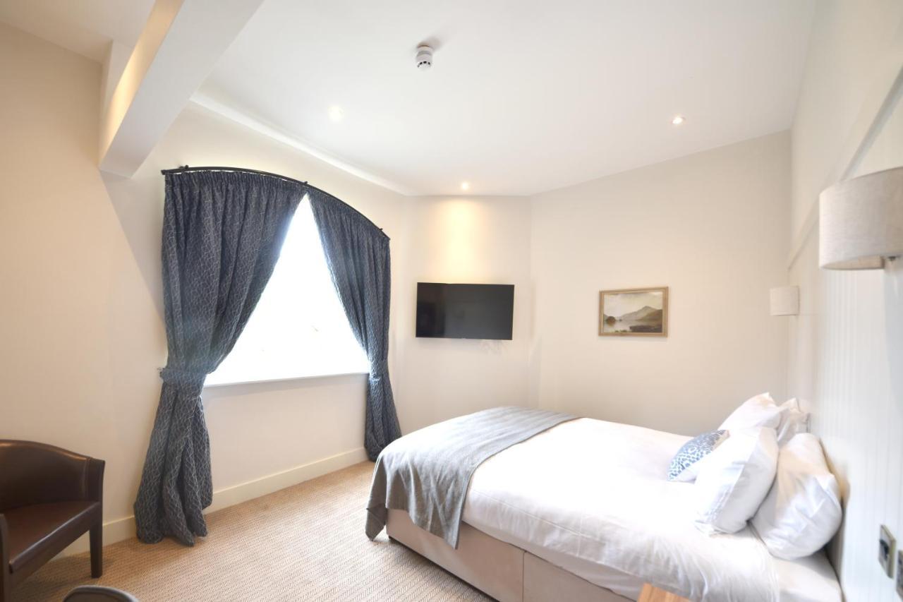 The Elvetham 4*