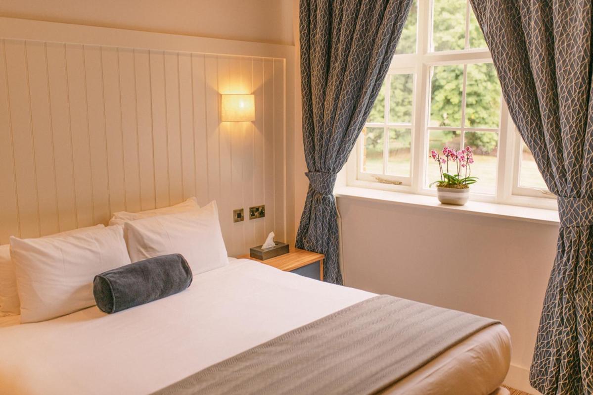 The Elvetham 4*