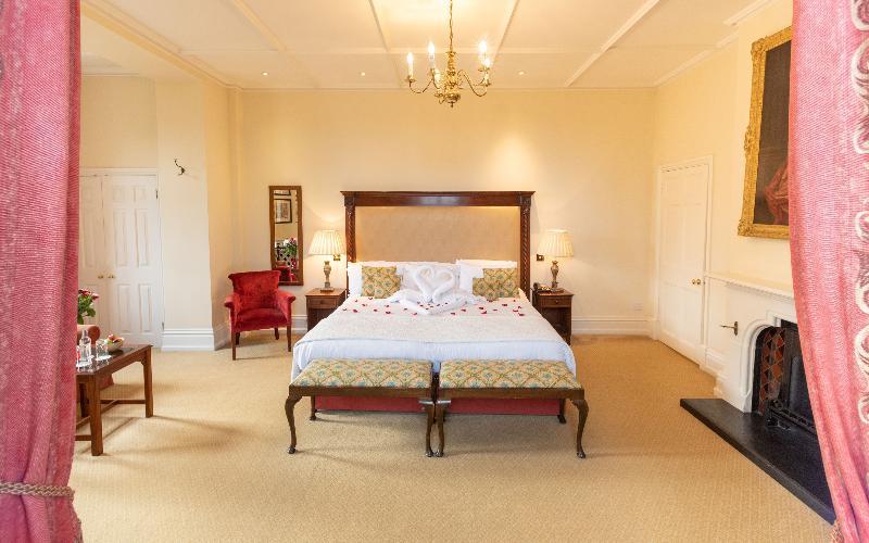 The Elvetham 4*